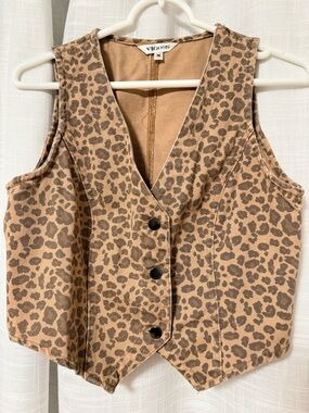Vigoss Leopard Print Button-Front Vest in Tan and Brown Spots